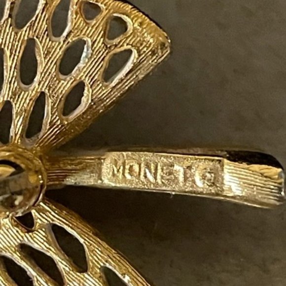 Monet Gilded Gold and White Enamel Fossil Leaf Brooch 70's Runway Book Piece - Picture 4 of 7